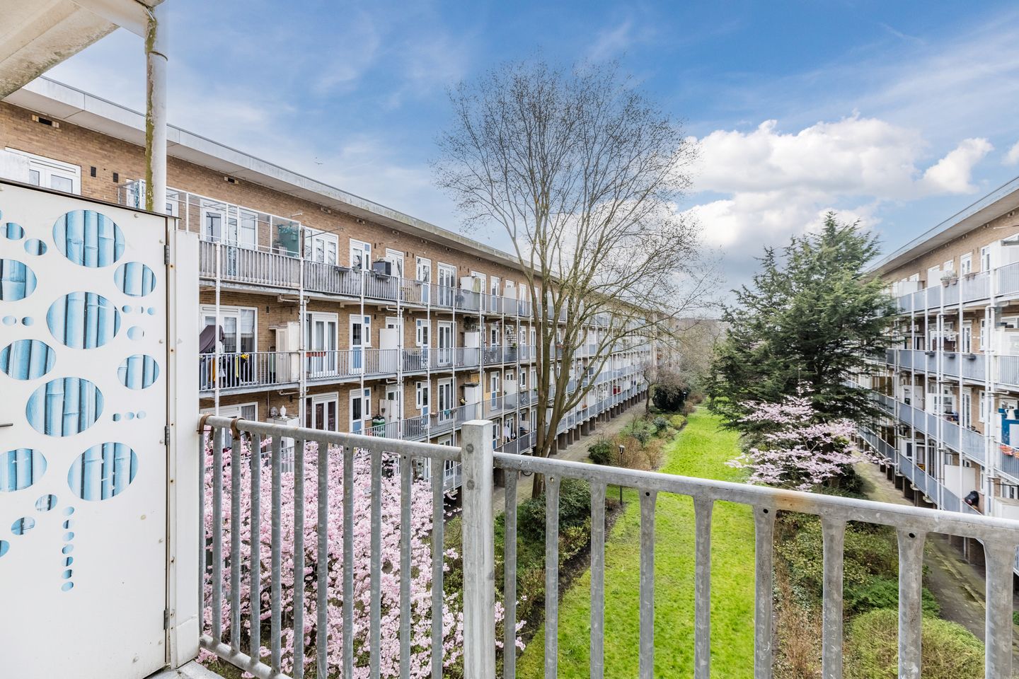 Photo 14 of Adriaan van Bergenstraat 5-2