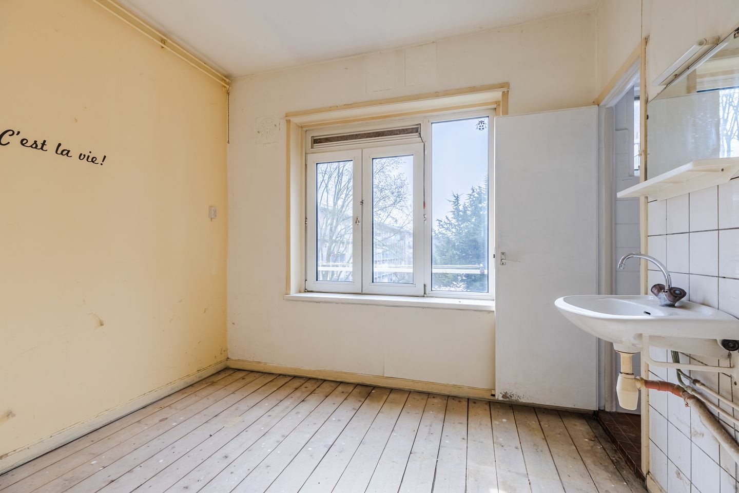 Photo 19 of Adriaan van Bergenstraat 5-2