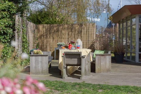 Tribune 2 secondary image