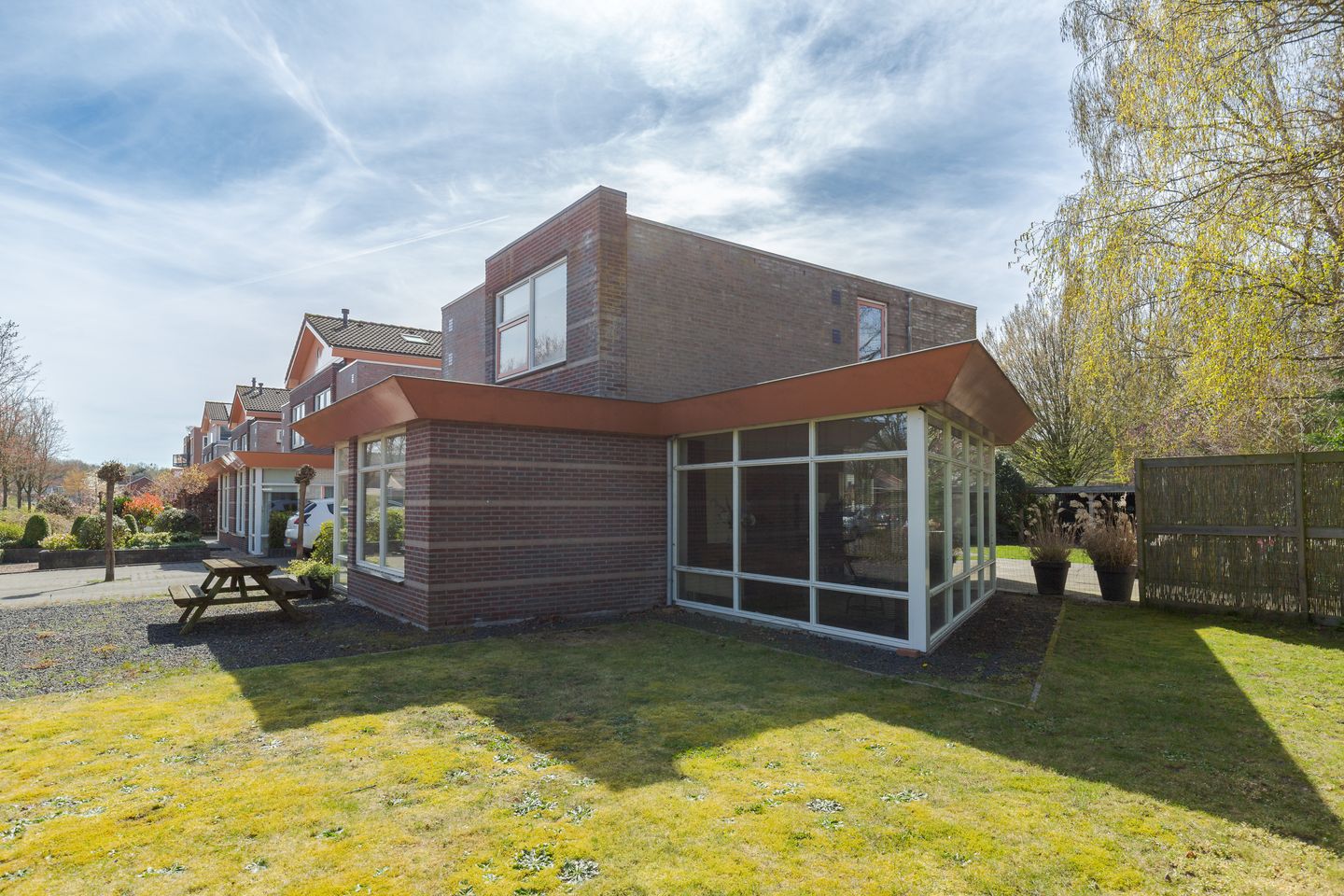 Foto 4 van Tribune 2