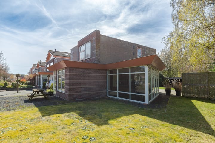 Foto 4 van Tribune 2