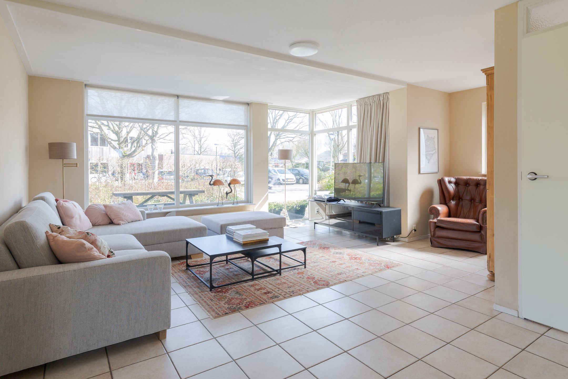 Foto 12 van Tribune 2