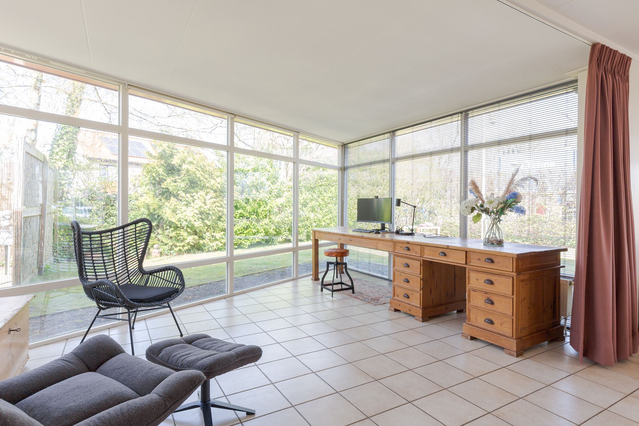 Foto 15 van Tribune 2