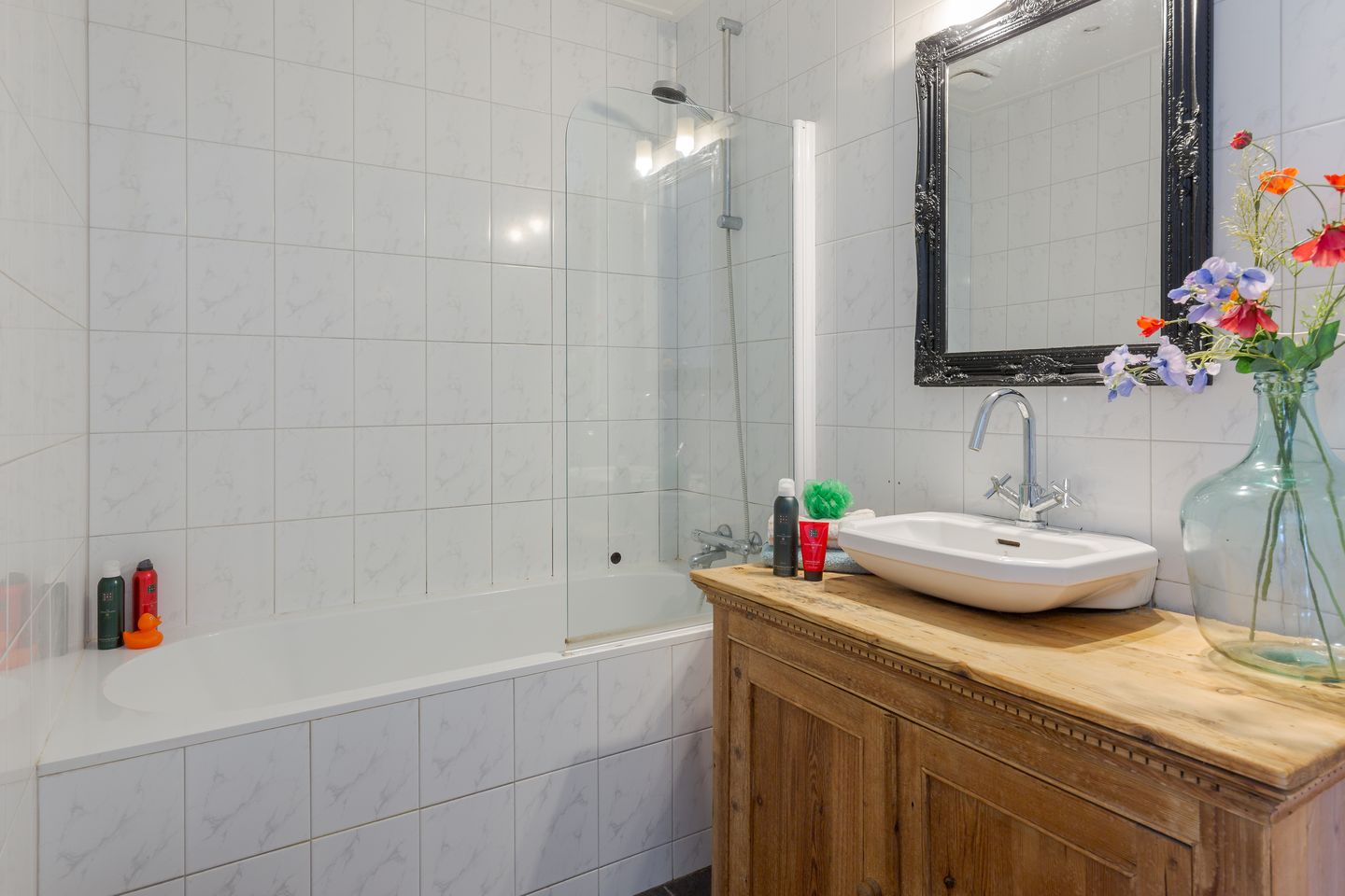 Foto 25 van Tribune 2