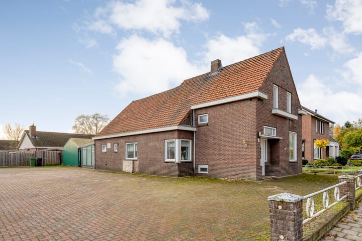 Photo 3 of Dorpstraat 33