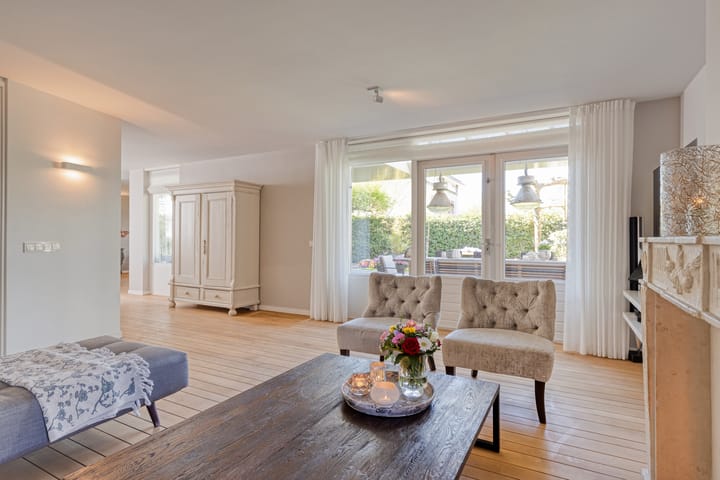 Photo 4 of Binnenhof 9