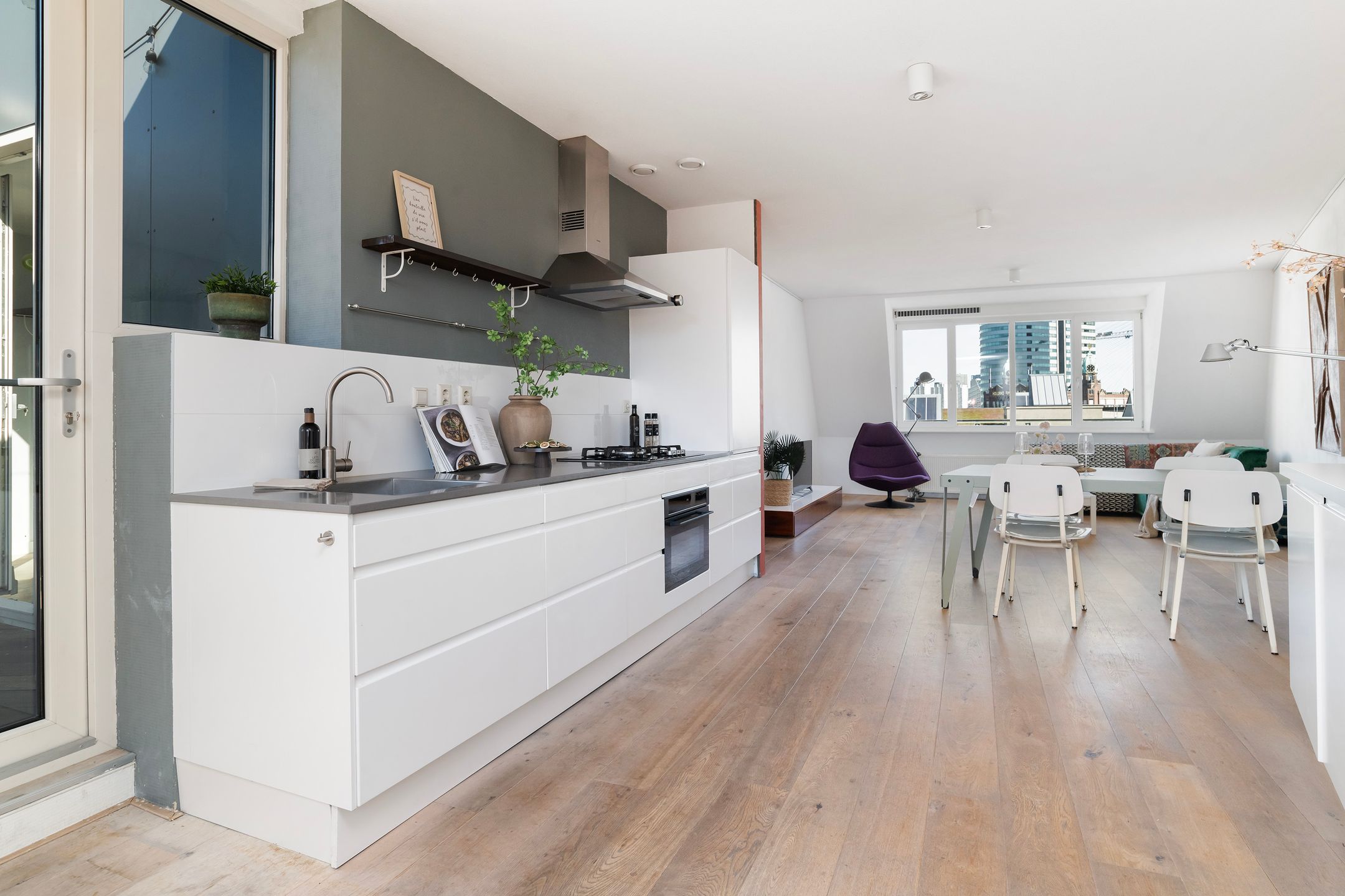 Photo 9 of Tolhuisstraat 8-D