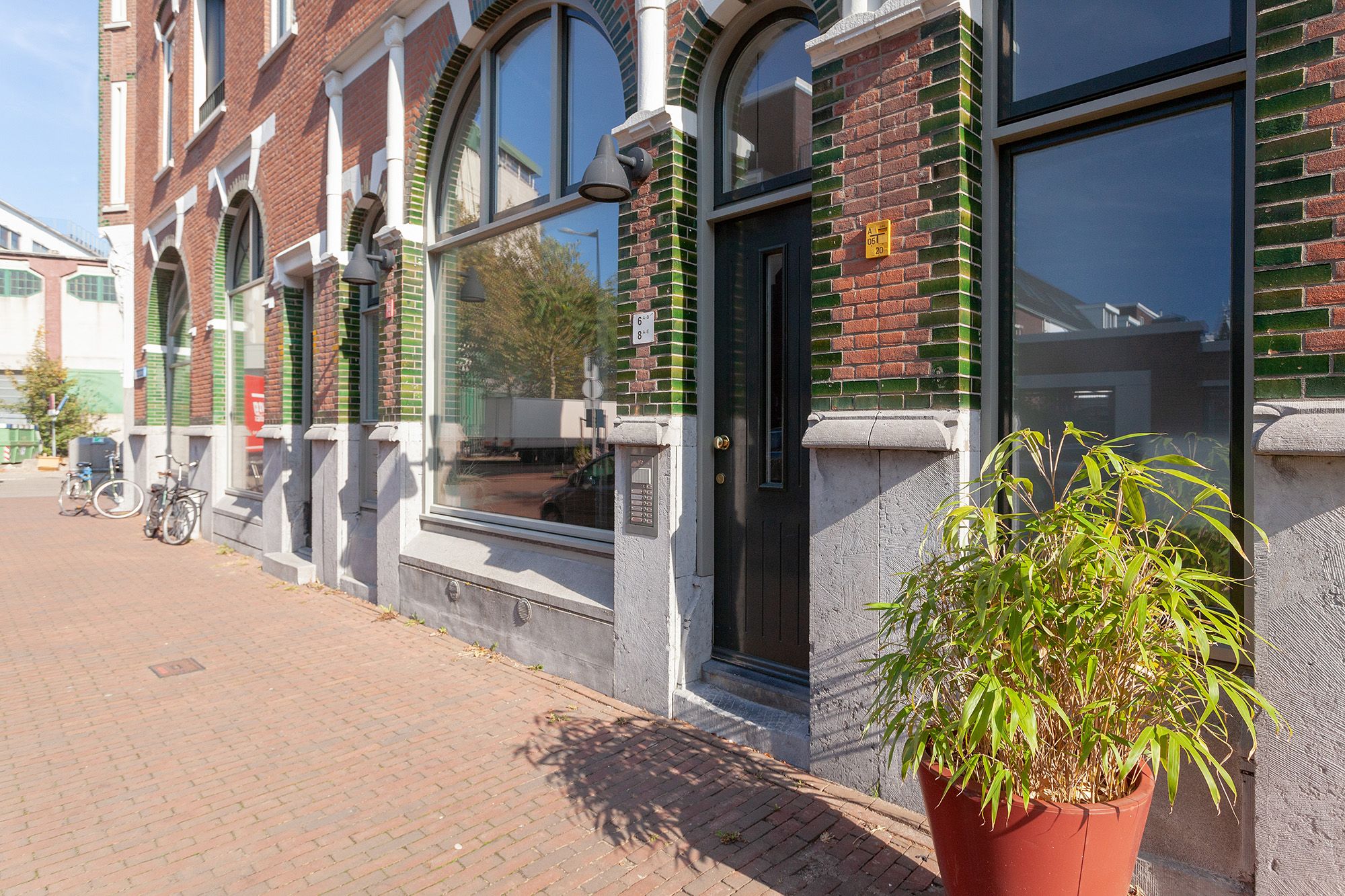 Photo 21 of Tolhuisstraat 8-D