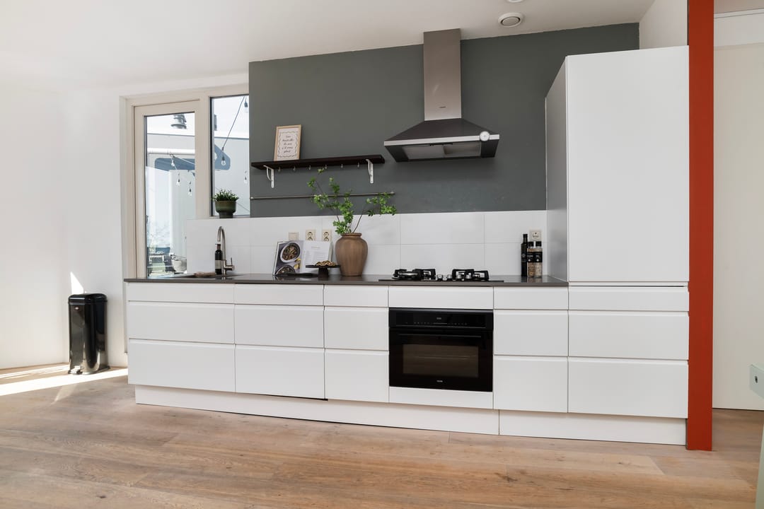 Photo 11 of Tolhuisstraat 8-D