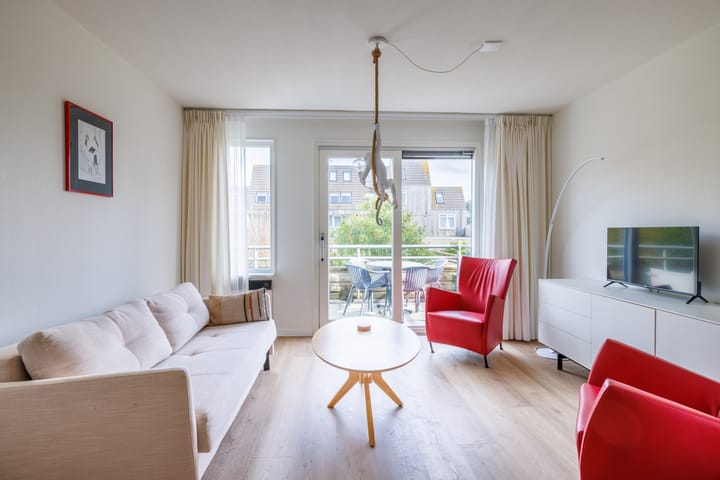 Photo 4 of Oosterhiemweg 1-036