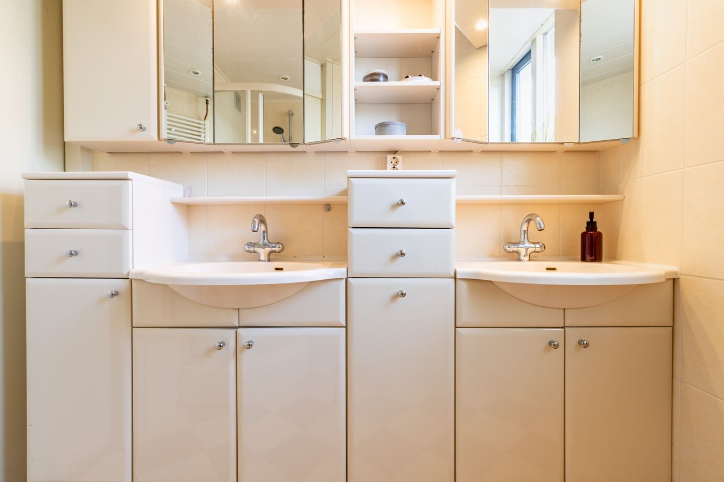 Photo 25 of Hella Haasseplantsoen 9