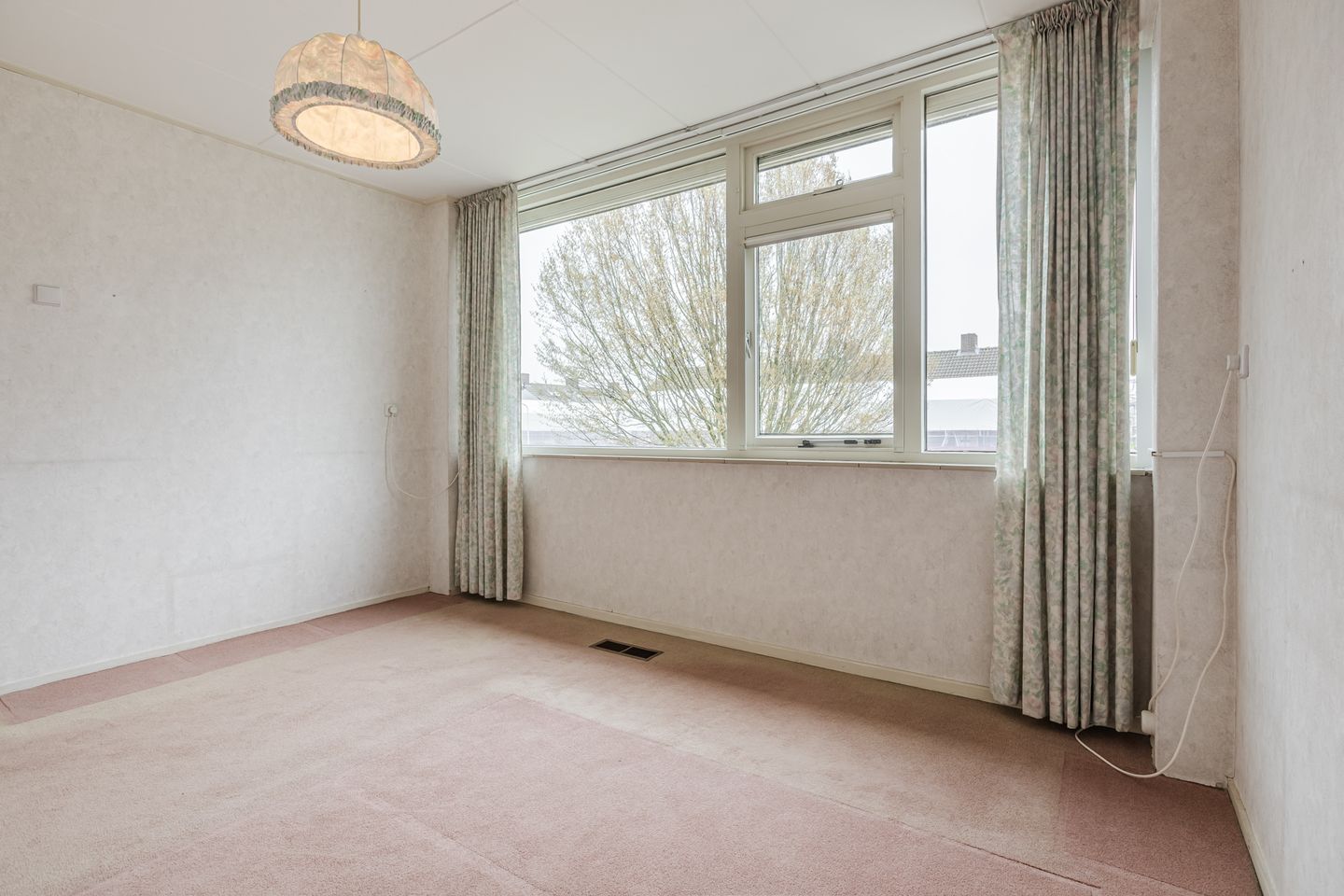 Photo 19 of Douwes Dekkerlaan 210