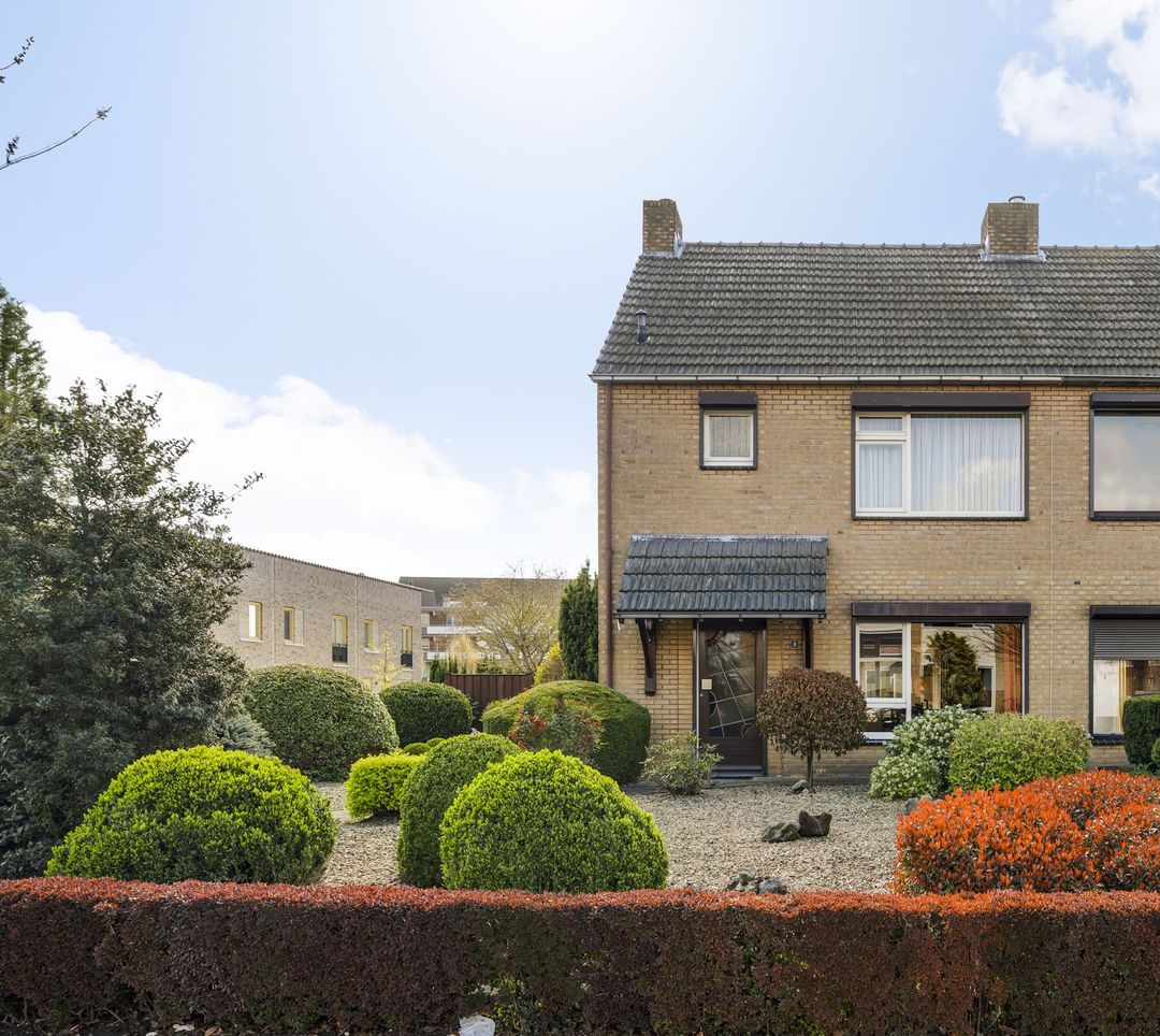 Foto 1 van Schepen van Hertefeltstraat 8