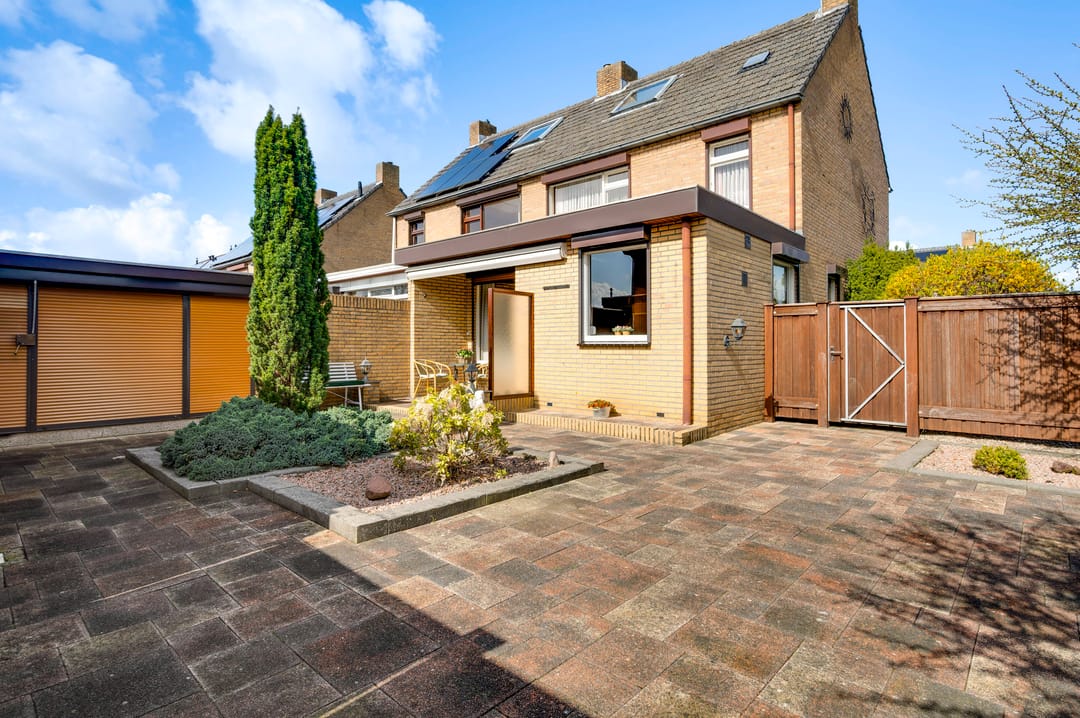 Foto 26 van Schepen van Hertefeltstraat 8