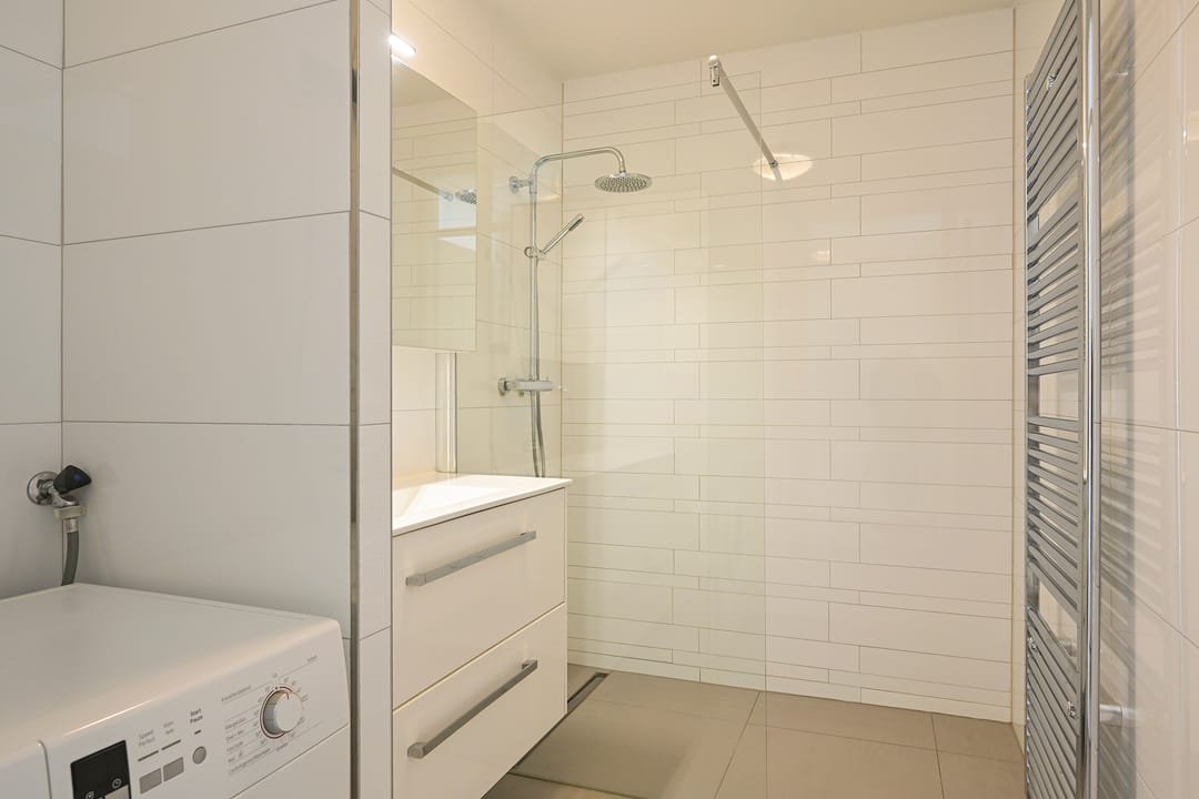 Photo 13 of Weidevogellaan 8