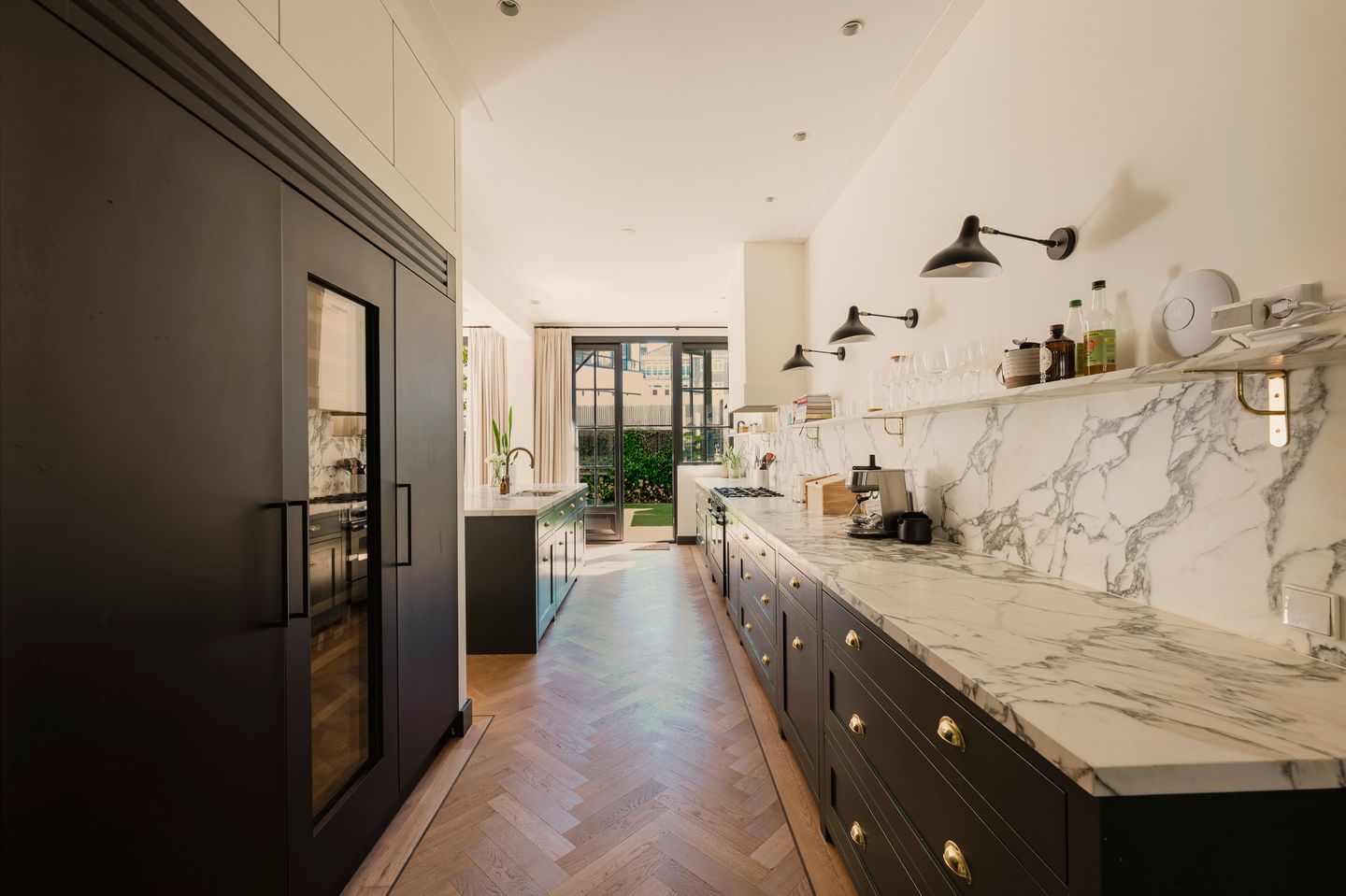 Photo 4 of Anthonie van Dijckstraat 11-H