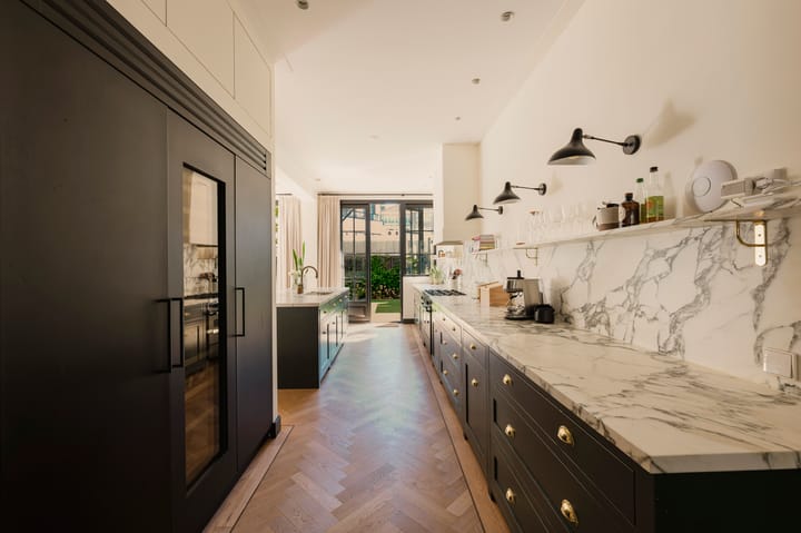 Photo 4 of Anthonie van Dijckstraat 11-H