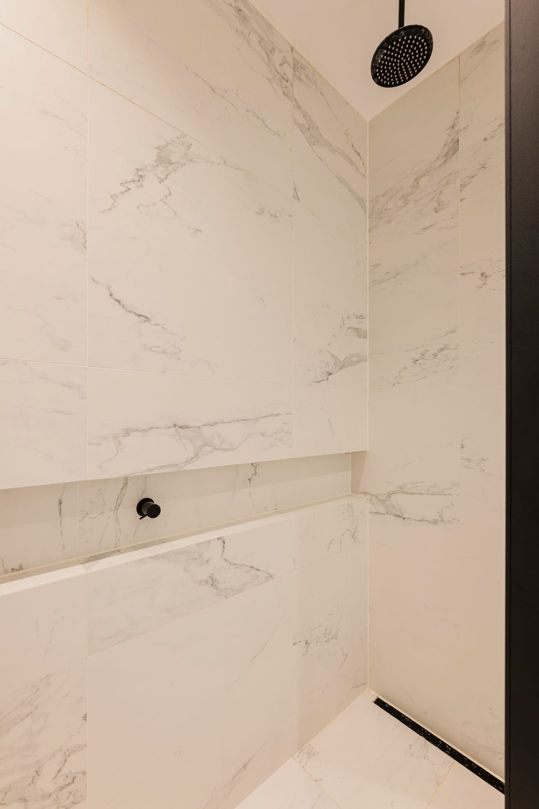 Photo 28 of Anthonie van Dijckstraat 11-H