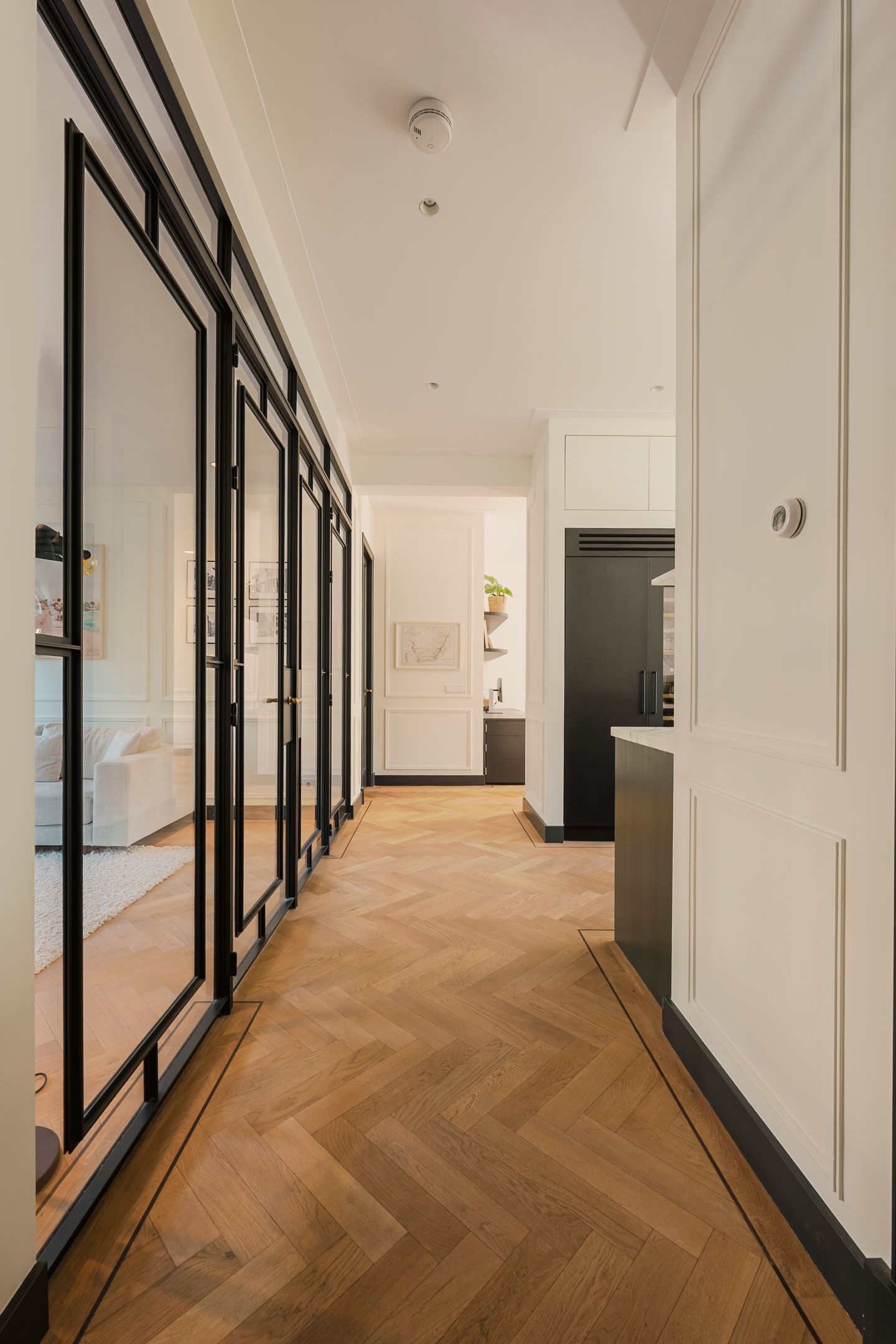 Photo 10 of Anthonie van Dijckstraat 11-H