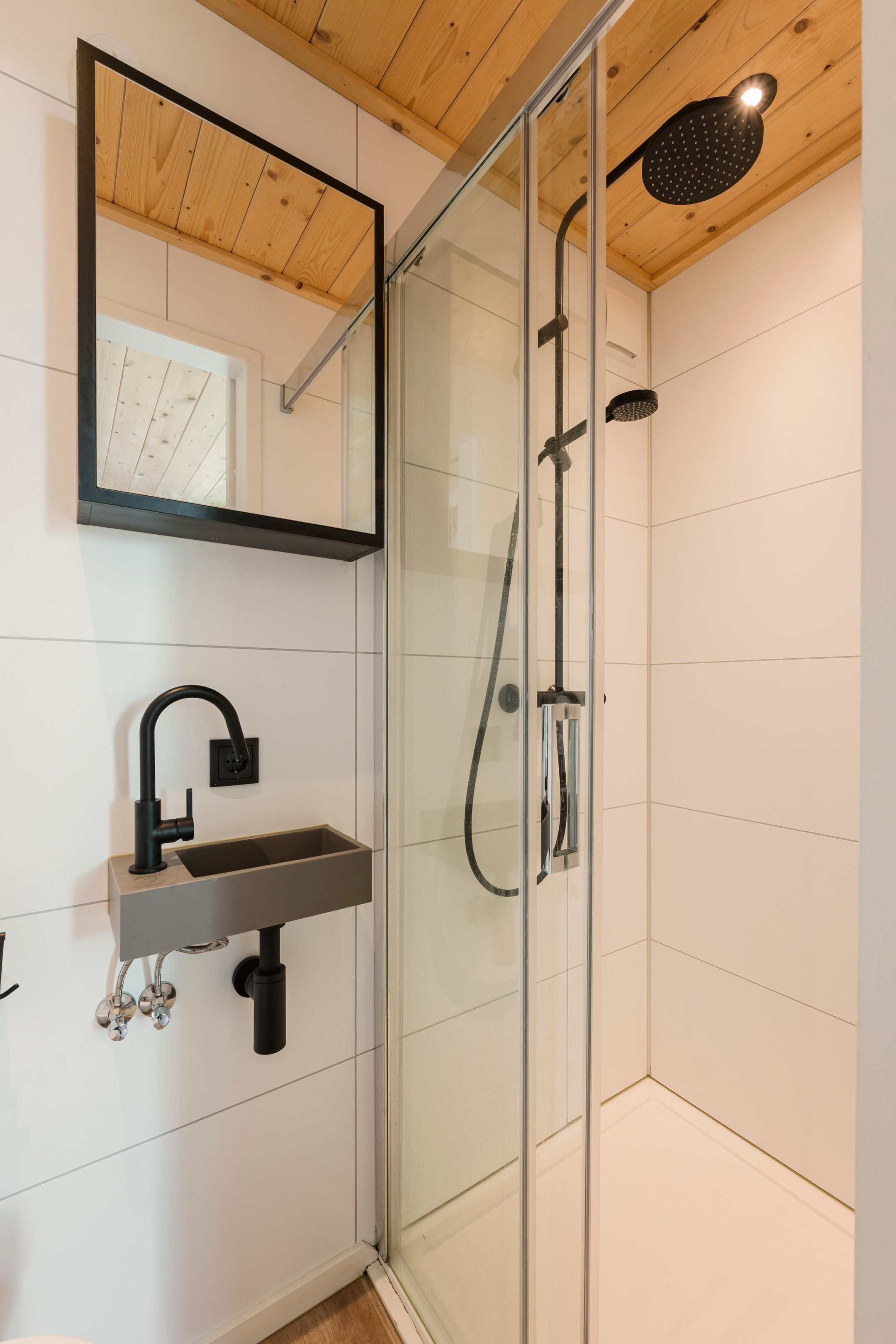 Photo 42 of Anthonie van Dijckstraat 11-H