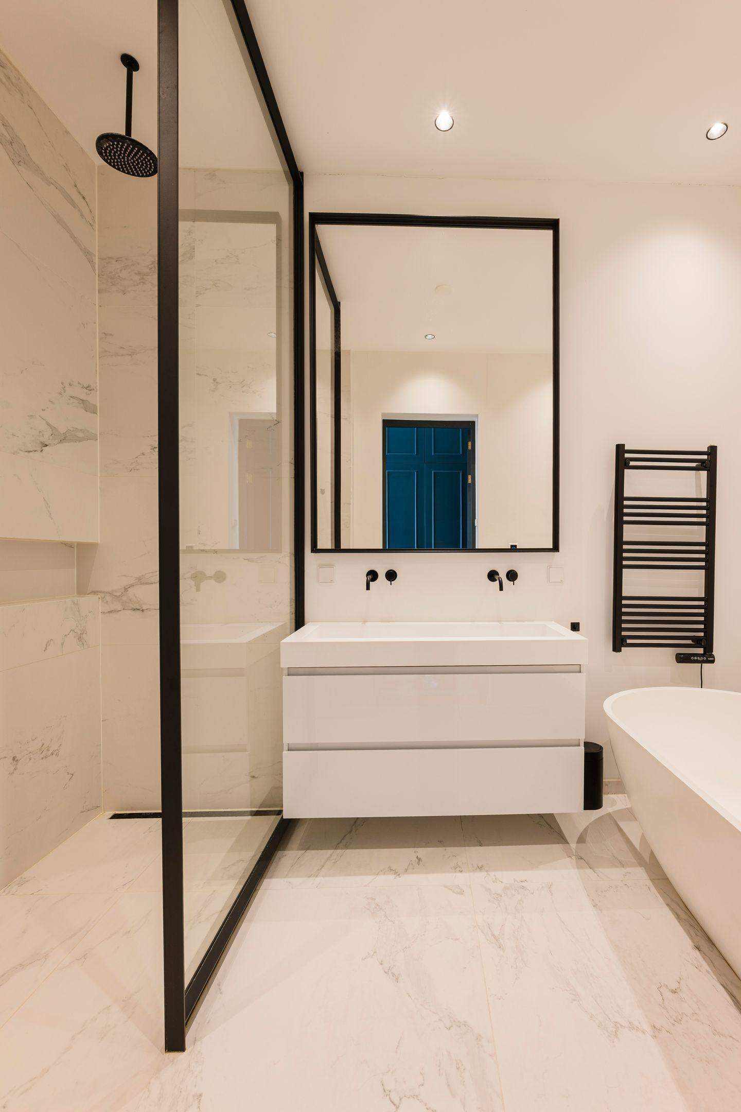 Photo 29 of Anthonie van Dijckstraat 11-H