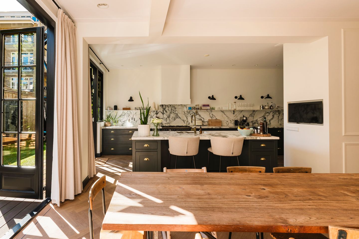 Photo 20 of Anthonie van Dijckstraat 11-H