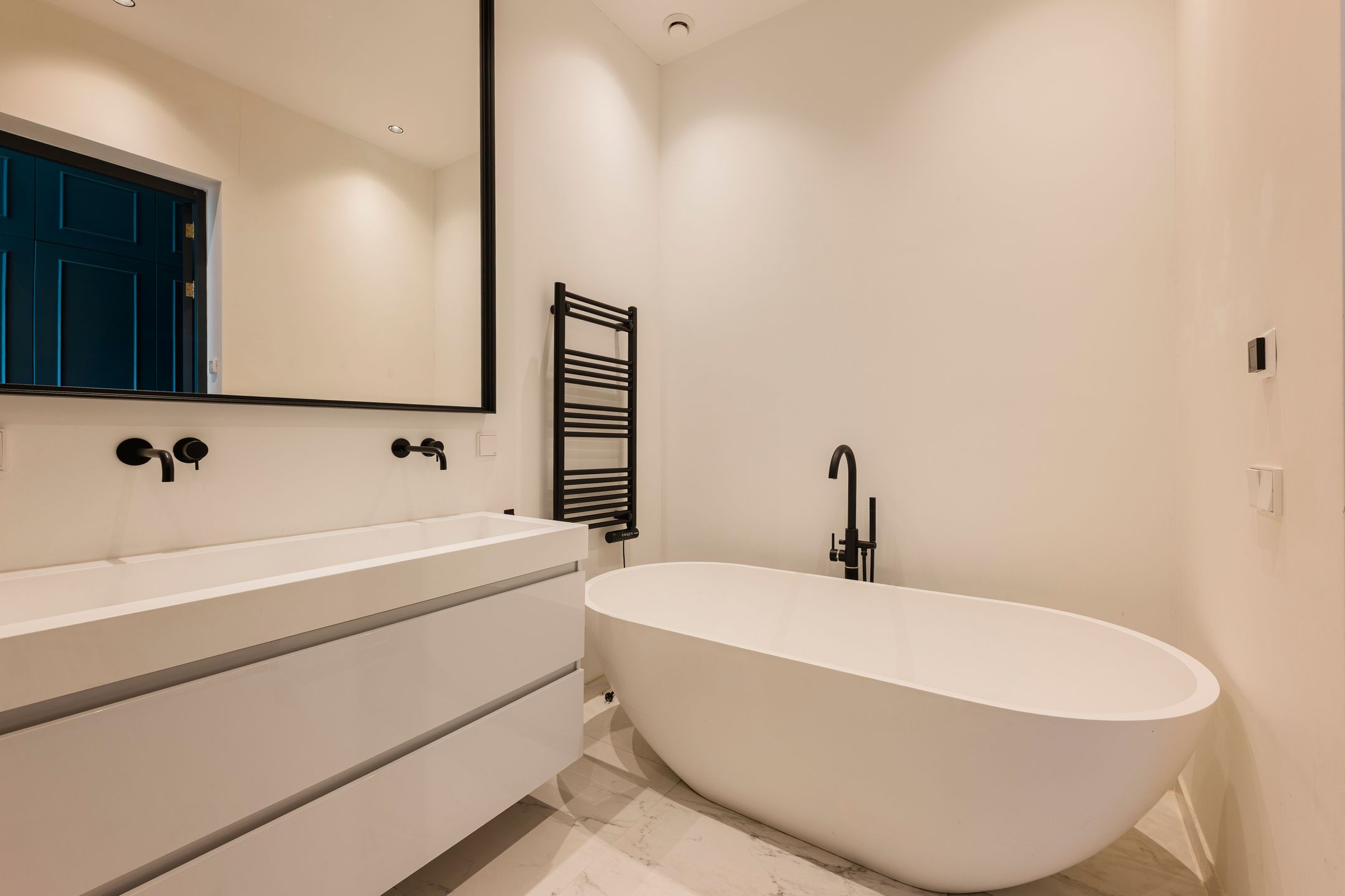 Photo 27 of Anthonie van Dijckstraat 11-H