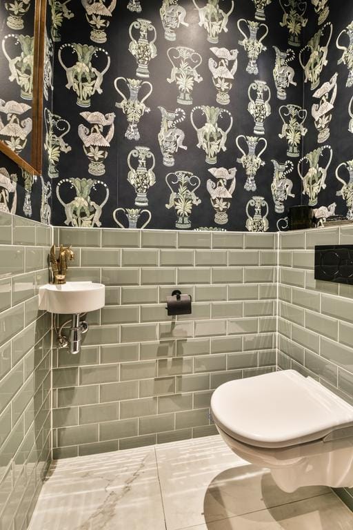 Photo 30 of Anthonie van Dijckstraat 11-H