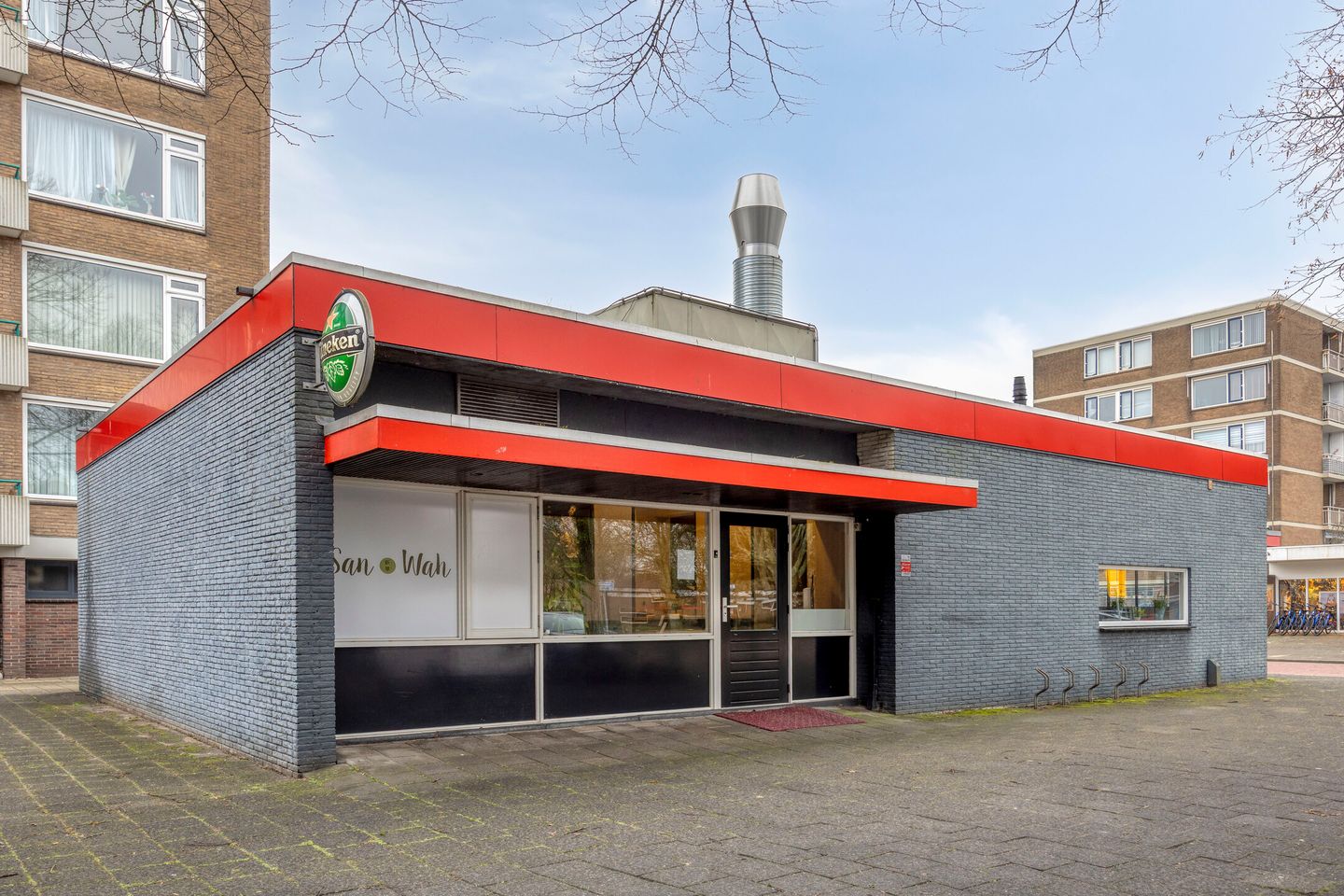 Bekijk foto 2 van Burgemeester Roeringlaan 4