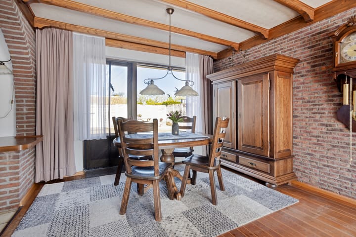 Vrijstaande woning te koop: Stationsweg 23, Maasbracht