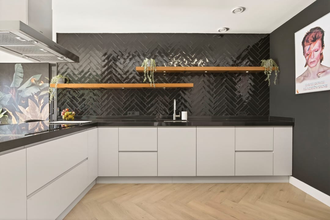 Photo 7 of Zeevaart 295