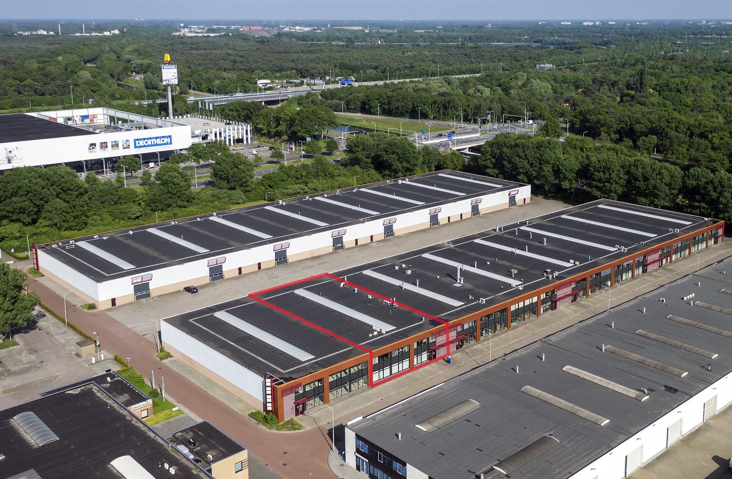 Bekijk foto 1 van Hallenweg 15