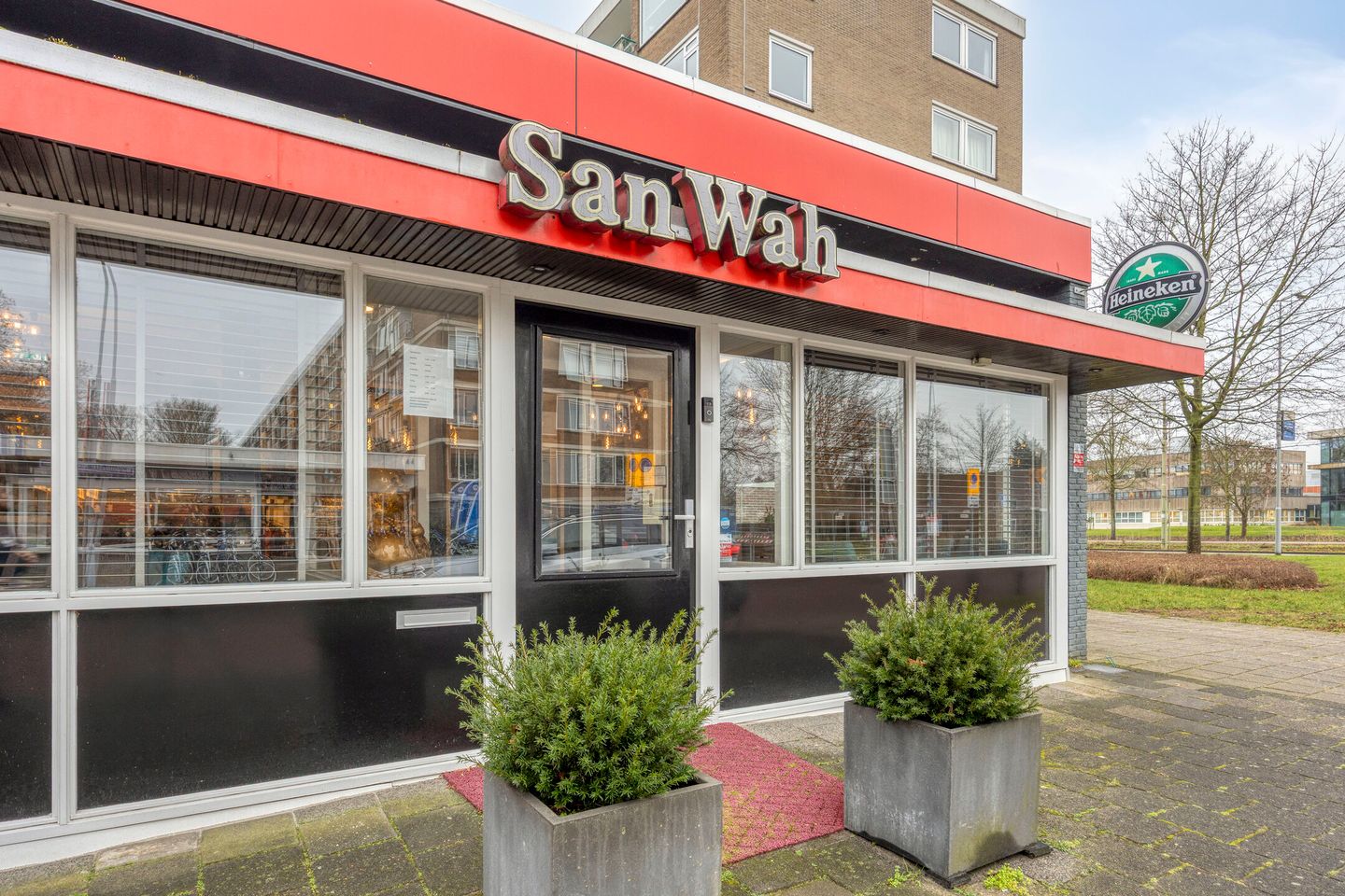 Bekijk foto 3 van Burgemeester Roeringlaan 4