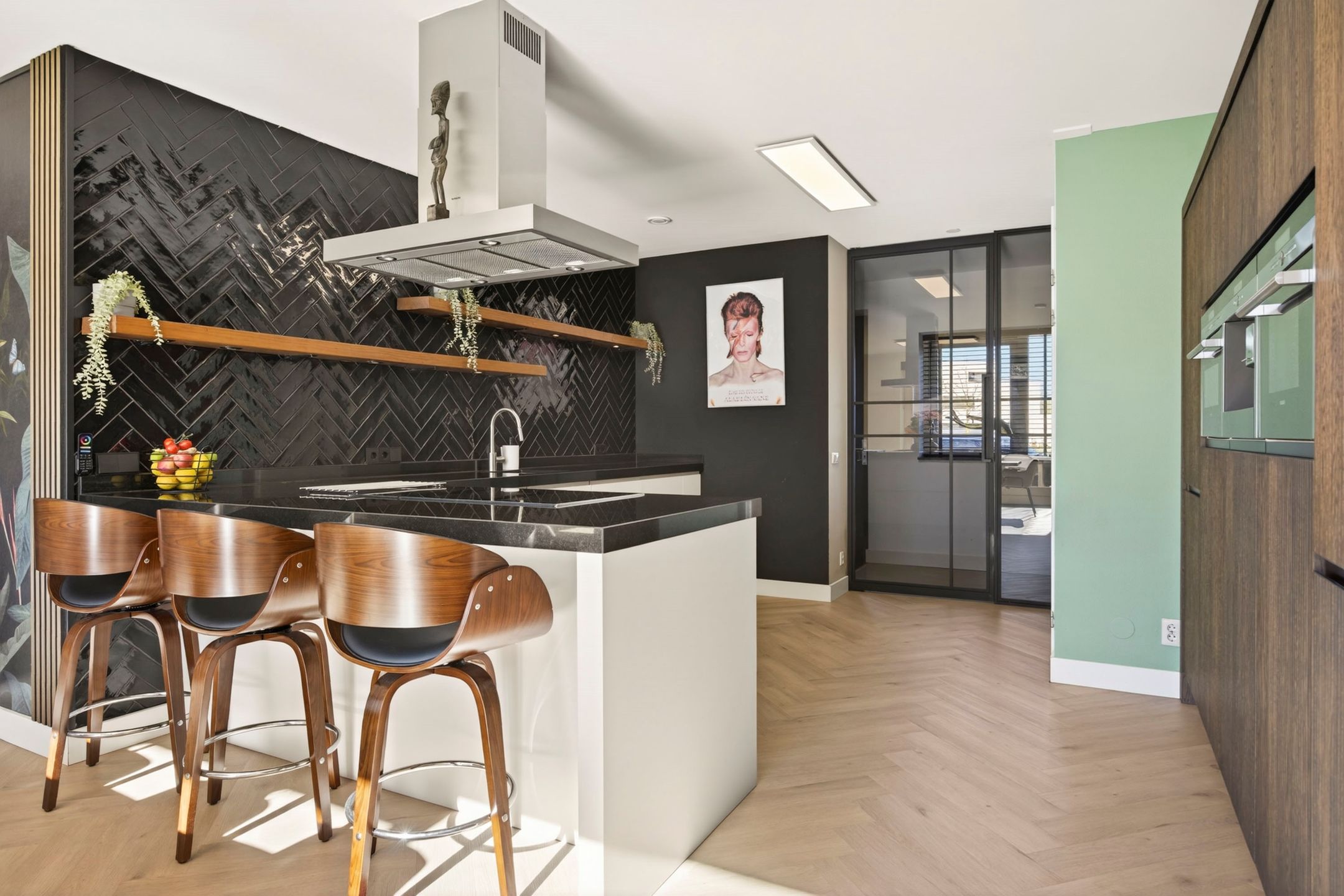 Photo 6 of Zeevaart 295