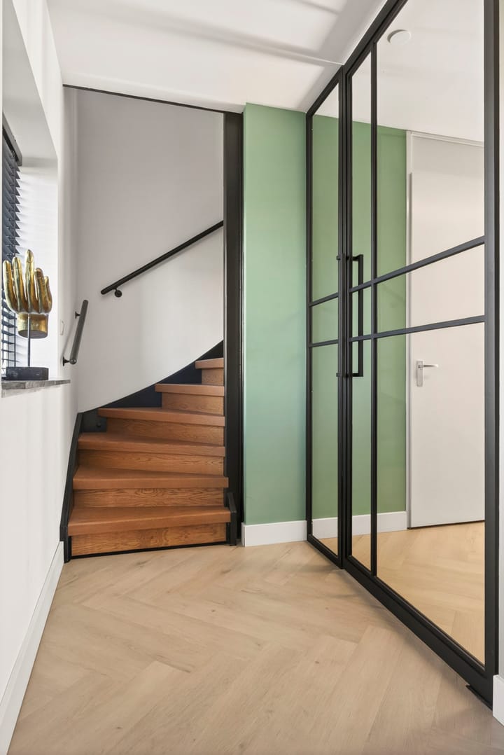 Photo 3 of Zeevaart 295