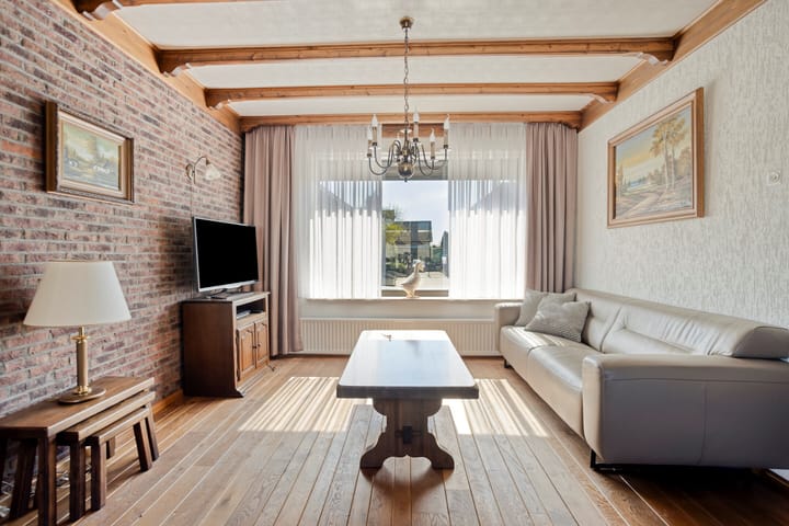 Vrijstaande woning te koop: Stationsweg 23, Maasbracht