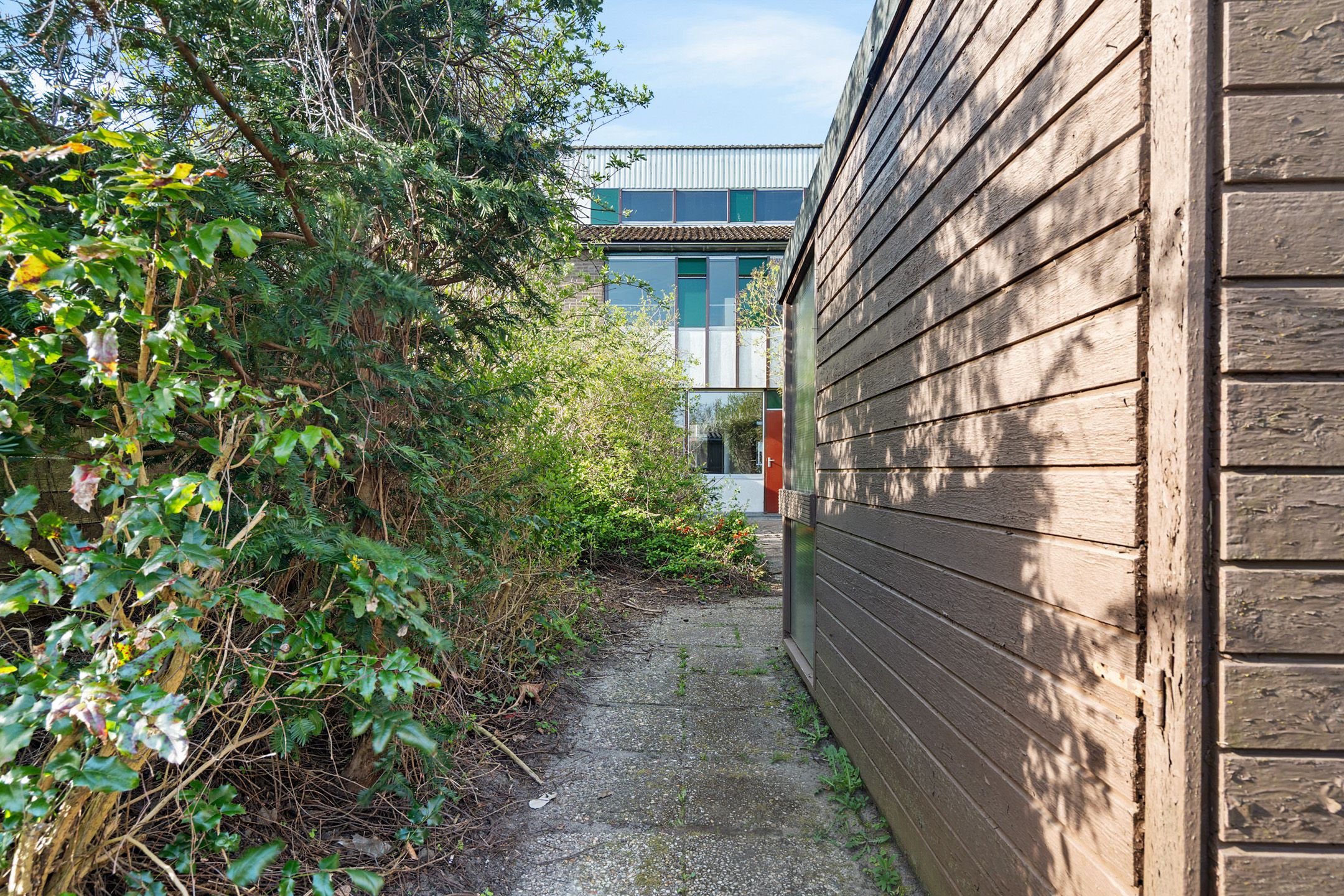 Spacious Family Home with Carport in Green Zutphen Neighborhood — 24