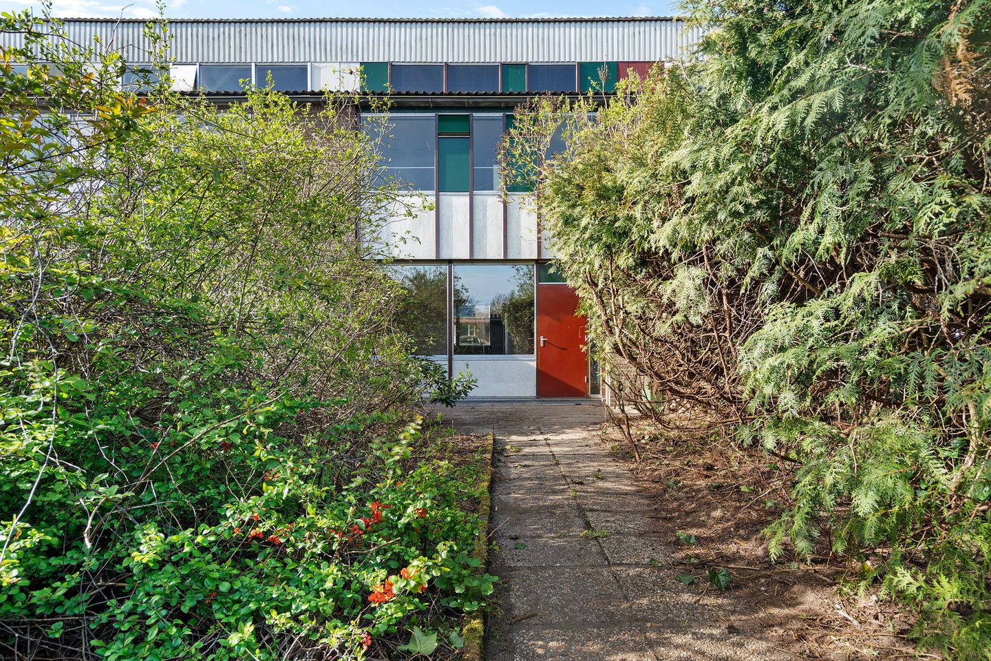Spacious Family Home with Carport in Green Zutphen Neighborhood — 25