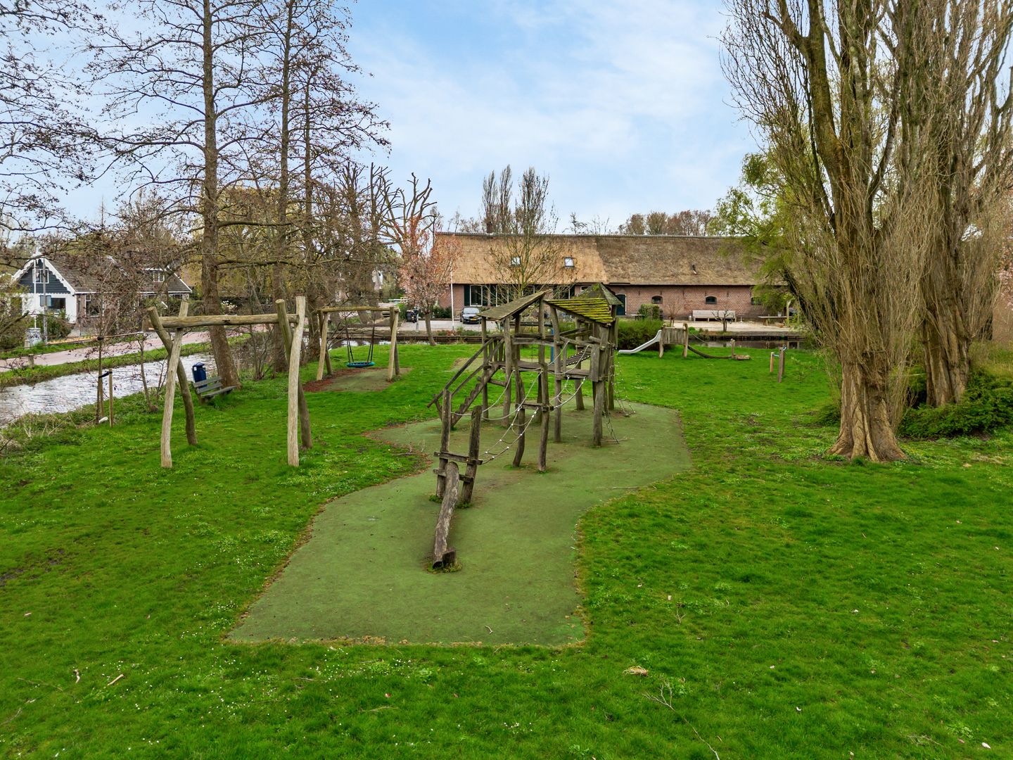 Photo 34 of Pimpelmees 10