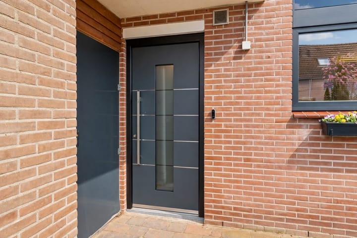 Photo 4 of Pimpelmees 10