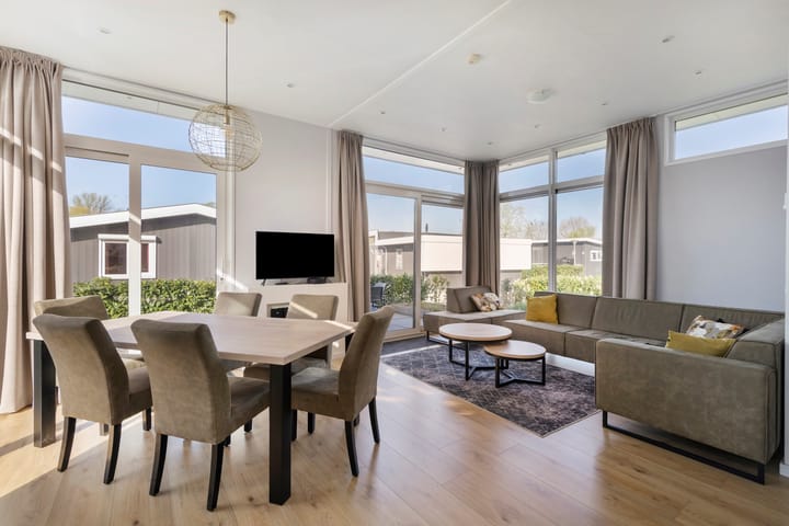 Photo 3 of Rijksstraatweg 186-179