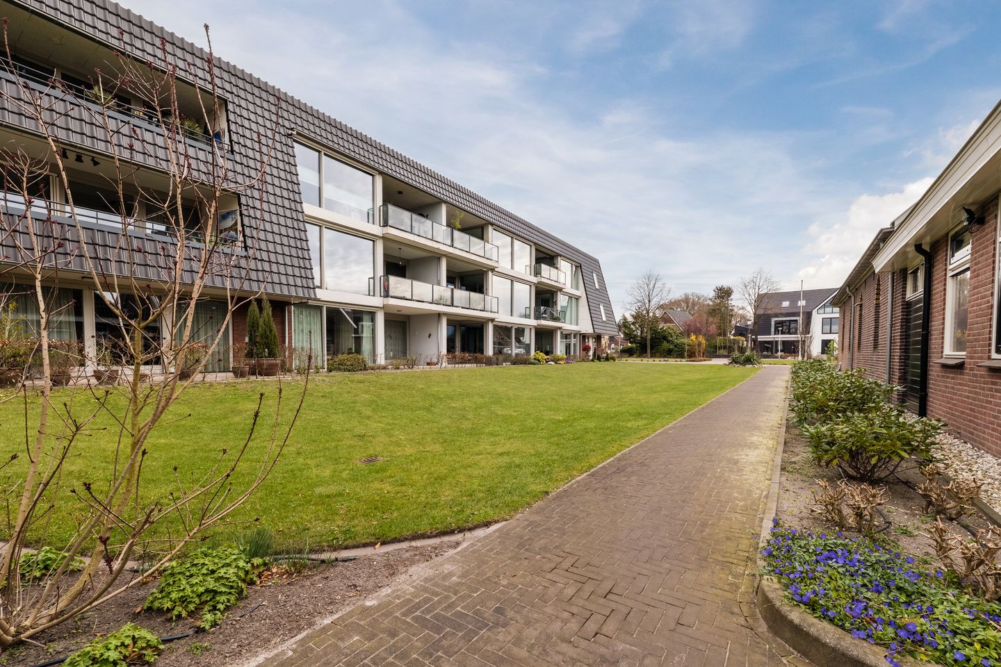 Photo 34 of Hoofdstraat 118