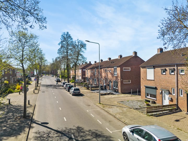 Photo 3 of Mgr. Hanssenlaan 38