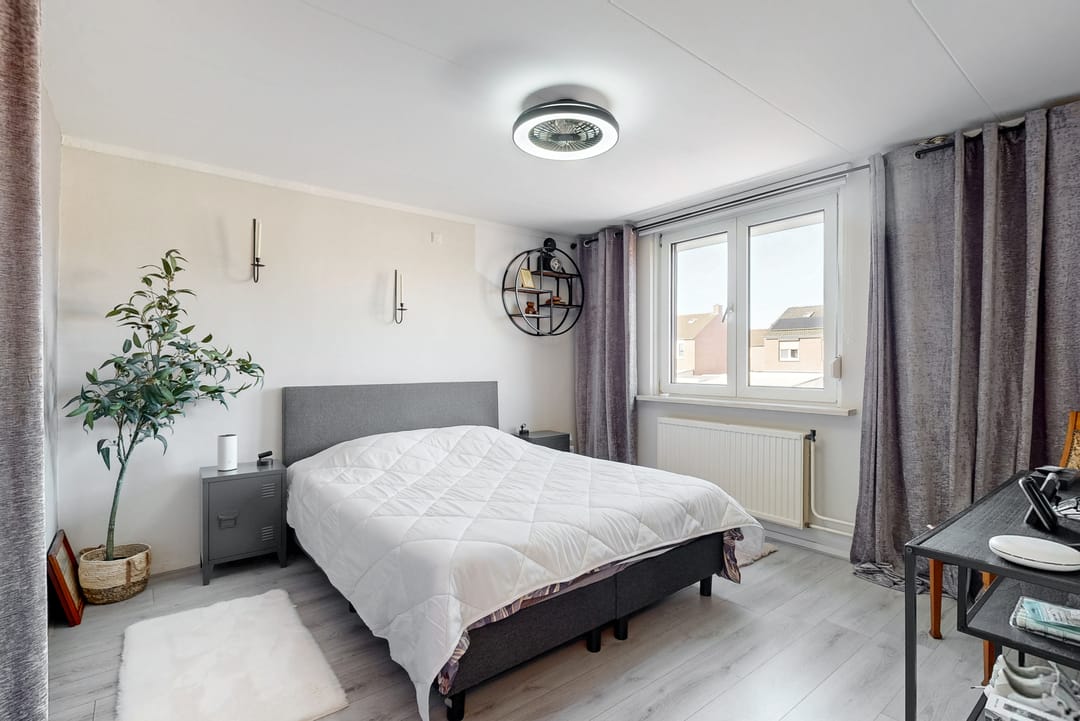 Photo 17 of Mgr. Hanssenlaan 38