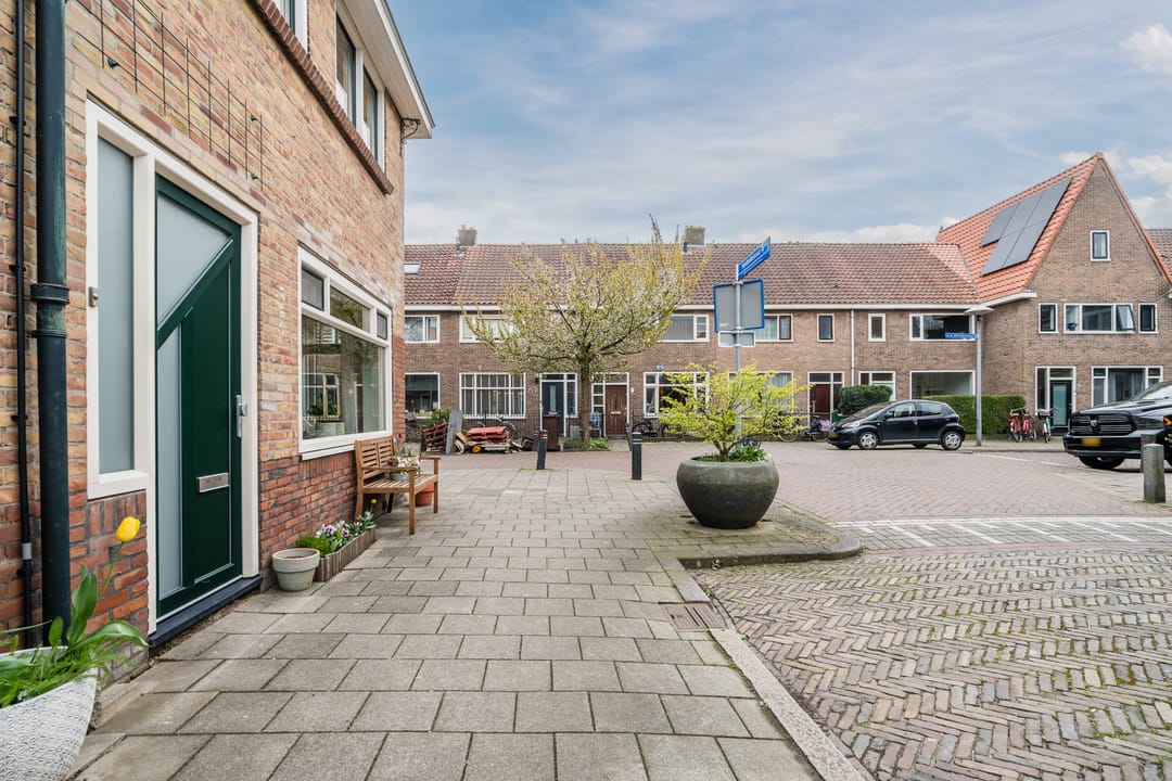 Photo 47 of Adelboldstraat 1