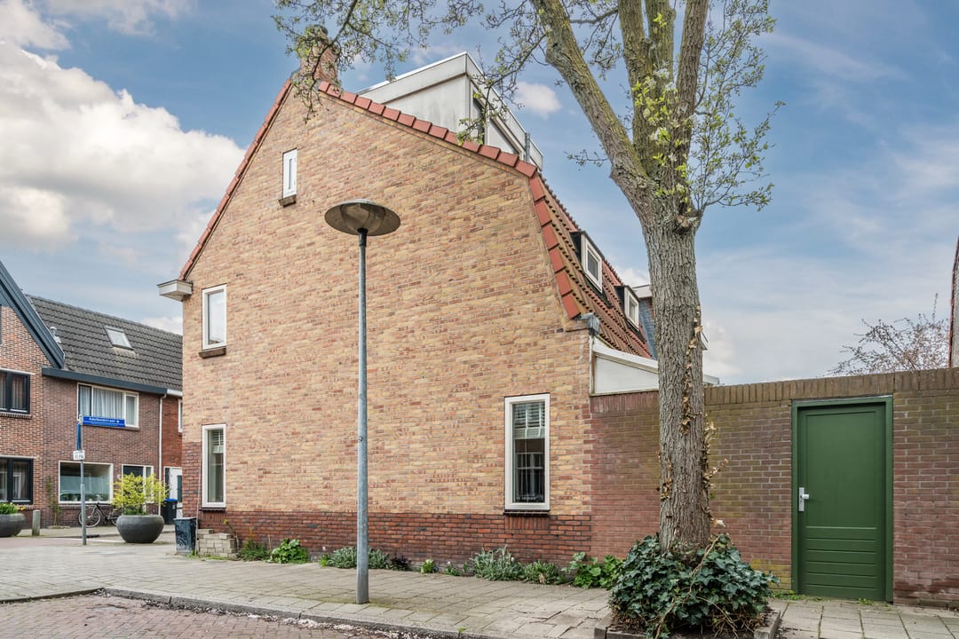 Photo 43 of Adelboldstraat 1