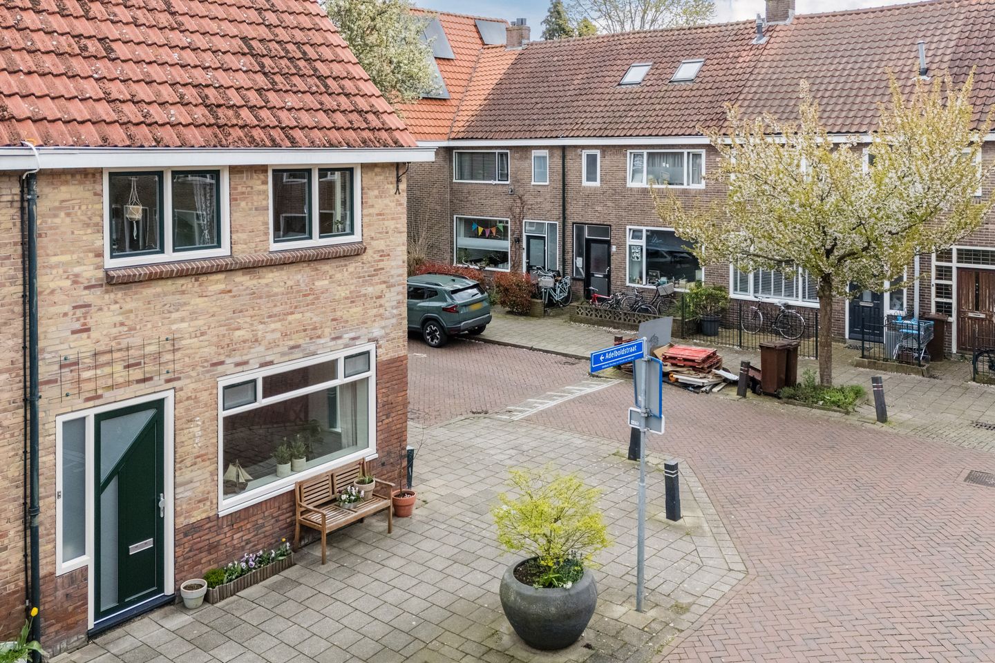 Photo 50 of Adelboldstraat 1