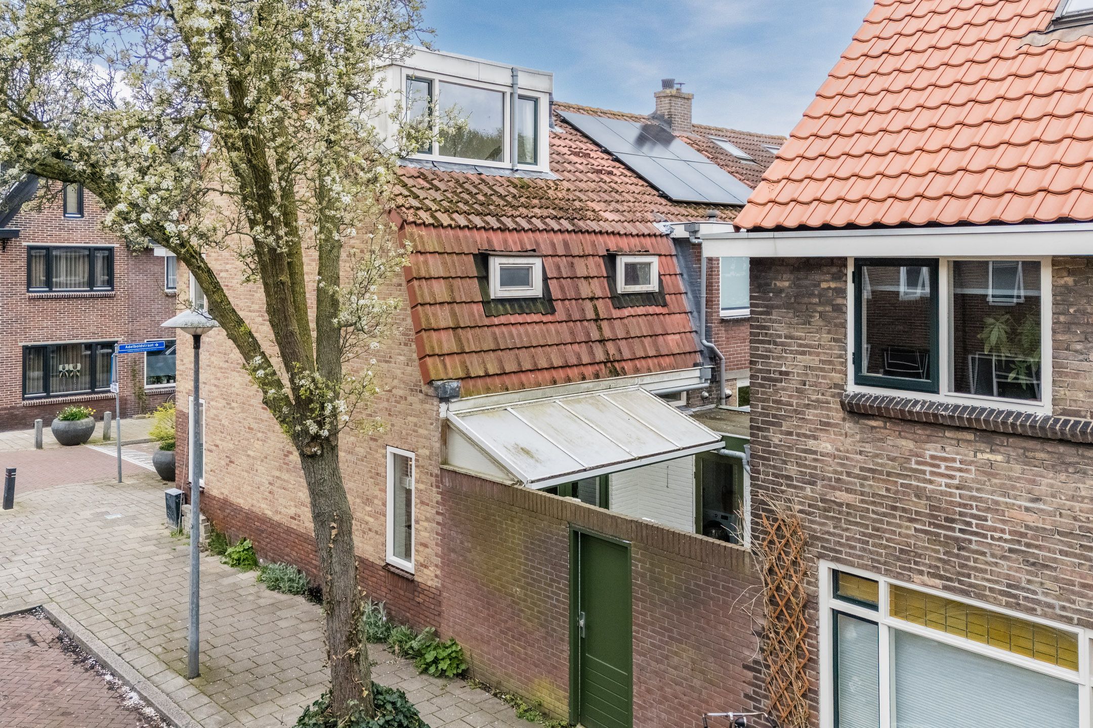 Photo 57 of Adelboldstraat 1