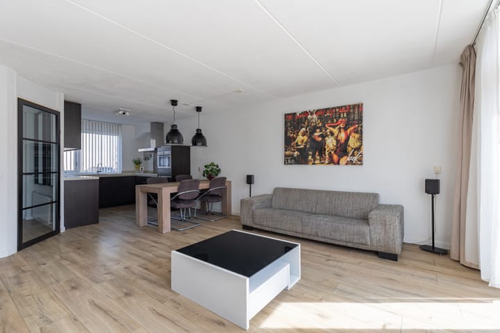 Foto 4 van Henriëtte Roland Holststraat 9