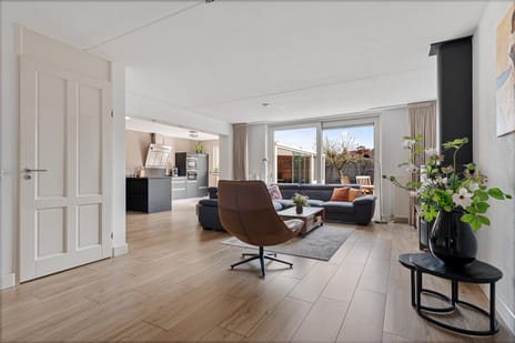 Harnas 1 tertiary image